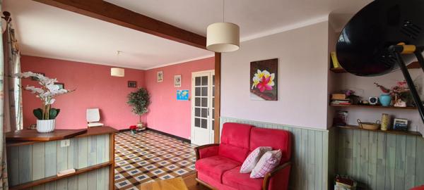 Maison Gorges 4 P . 3 Chs . 84.1 M² . T 719 M² . Balcon . Garage . Sous sol