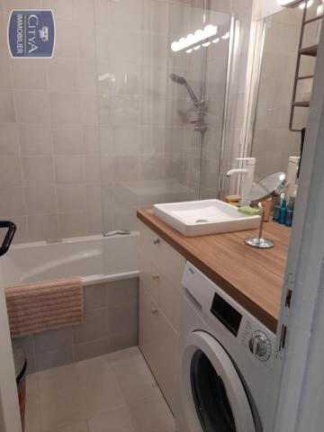 Appartement à louer 2 pièces 65.7m² Oullins (69600)