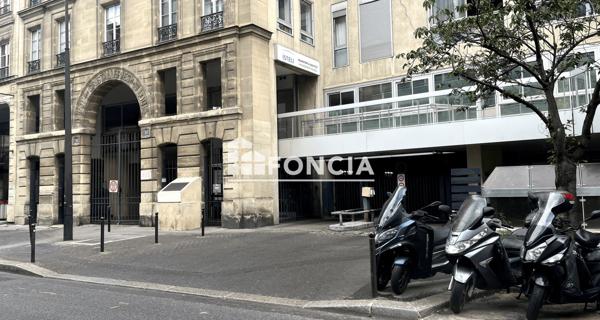 À vendre Parking 14 m² - Paris 75010