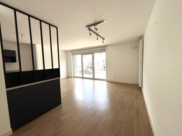 Appartement à louer 800 € CC St-Yrieix-la-Perche 3 p 73 m² DPE C