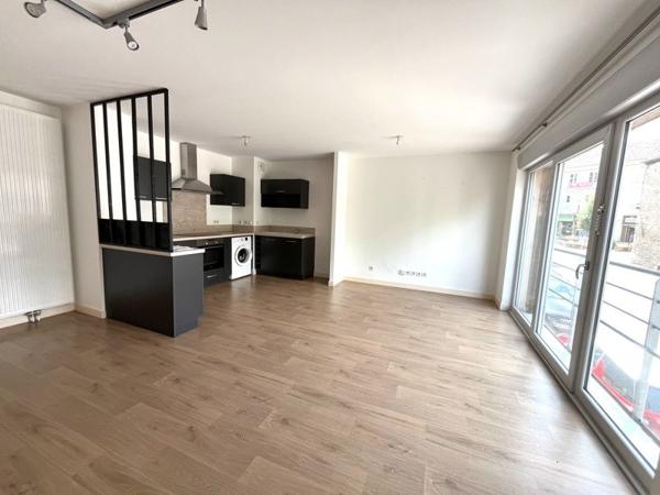 Appartement à louer 800 € CC St-Yrieix-la-Perche 3 p 73 m² DPE C