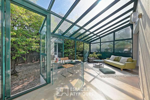 La meulière rénovée avec sa véranda et un jardin sans vis-à-vis