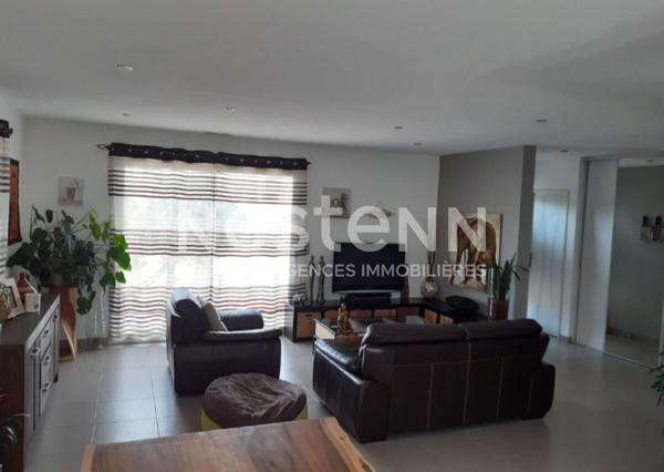 Maison plain pied avec piscine 4 pièce(s) 101 m2