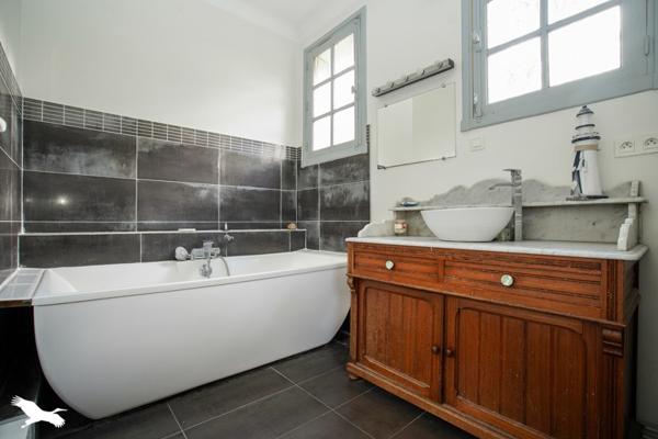 Maison à vendre |                                       Veigné |                                        8 pièces  |  240 m²