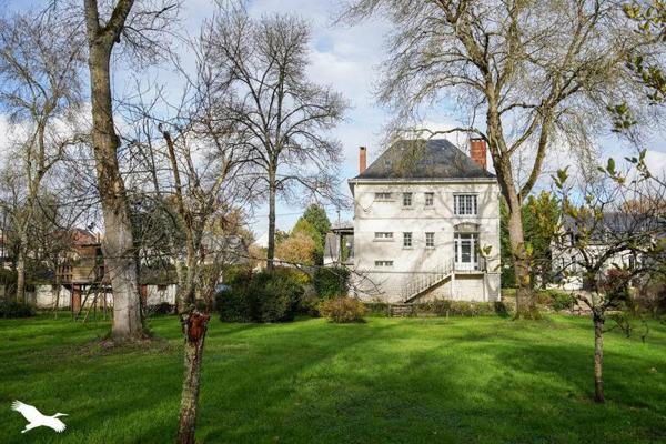 Maison à vendre |                                       Veigné |                                        8 pièces  |  240 m²