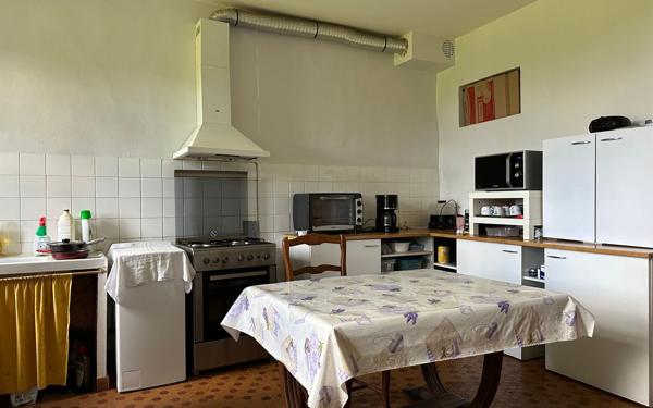 Maison à vendre    9 pièces • 305 m2 Saint-Étienne-de-Tulmont