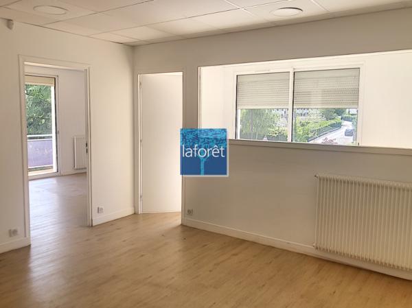 Location bureau près de Brétigny-sur-Orge - 110 m² - 2 050 € par mois
