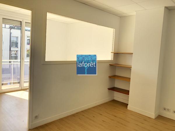 Location bureau près de Brétigny-sur-Orge - 110 m² - 2 050 € par mois