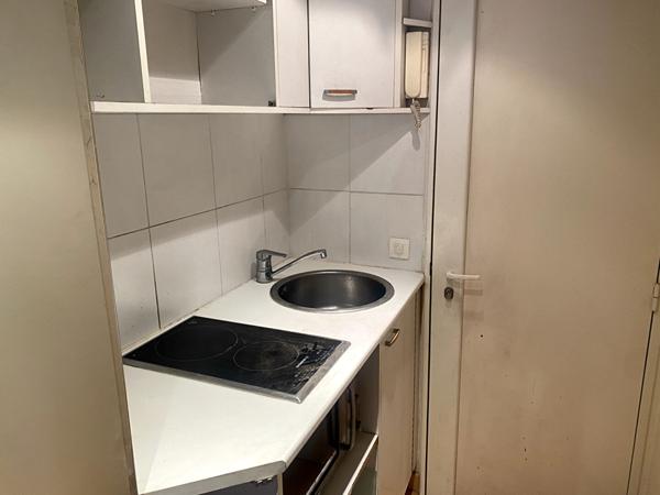 Studio lumineux de 23m2 au calme, à deux pas du Canal