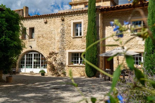 Propriété en pierre de 15 pièces avec piscine sur 4.5 hectares (30)
