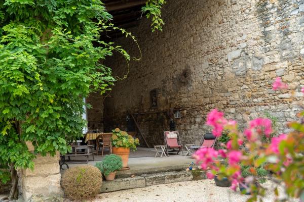 Propriété en pierre de 15 pièces avec piscine sur 4.5 hectares (30)