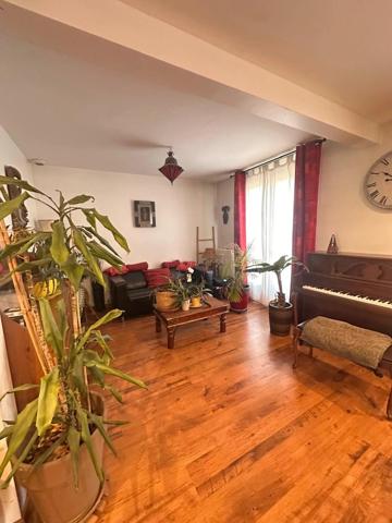 Vente                                                      Maison
                        
                                                            à Chaumontel
