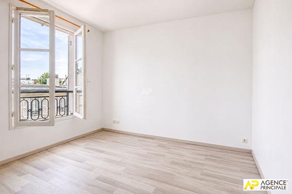 Versailles Notre-Dame Pars Appartement duplex 6 pièce(s) 150 m² carrez situé au 3ème et dernier étage avec ascenseur, balcon, cave et parkings 1 596 500 € **  - Référence  28361