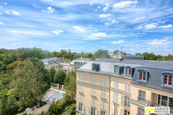Versailles Notre-Dame Pars Appartement duplex 6 pièce(s) 150 m² carrez situé au 3ème et dernier étage avec ascenseur, balcon, cave et parkings 1 596 500 € **  - Référence  28361