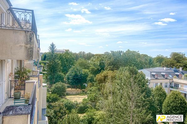 Versailles Notre-Dame Pars Appartement duplex 6 pièce(s) 150 m² carrez situé au 3ème et dernier étage avec ascenseur, balcon, cave et parkings 1 596 500 € **  - Référence  28361