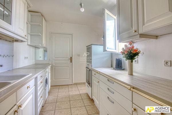Versailles Notre-Dame Pars Appartement duplex 6 pièce(s) 150 m² carrez situé au 3ème et dernier étage avec ascenseur, balcon, cave et parkings 1 596 500 € **  - Référence  28361