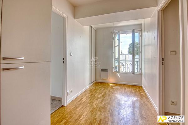 Versailles Notre-Dame Pars Appartement duplex 6 pièce(s) 150 m² carrez situé au 3ème et dernier étage avec ascenseur, balcon, cave et parkings 1 596 500 € **  - Référence  28361