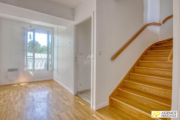 Versailles Notre-Dame Pars Appartement duplex 6 pièce(s) 150 m² carrez situé au 3ème et dernier étage avec ascenseur, balcon, cave et parkings 1 596 500 € **  - Référence  28361