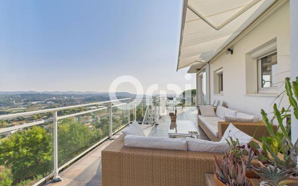 Maison à vendre    5 pièces • 153 m2 Mandelieu-la-Napoule