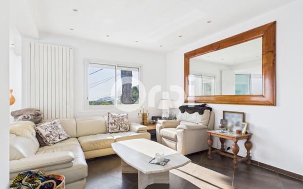 Maison à vendre    5 pièces • 153 m2 Mandelieu-la-Napoule