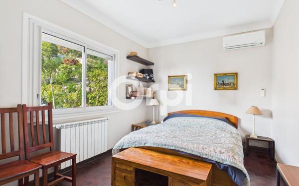 Maison à vendre    5 pièces • 153 m2 Mandelieu-la-Napoule