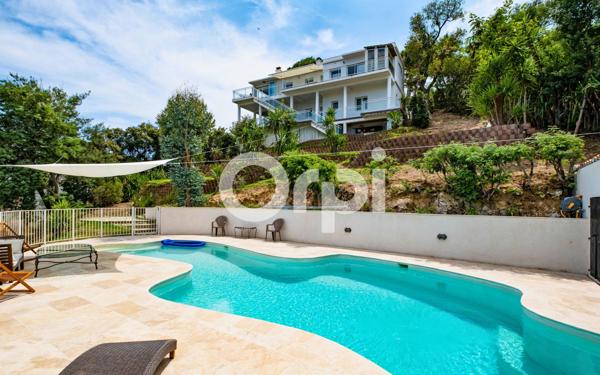 Maison à vendre    5 pièces • 153 m2 Mandelieu-la-Napoule