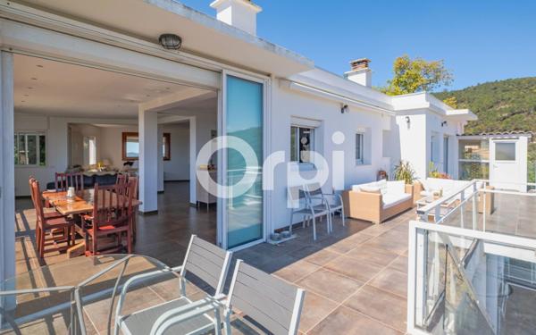 Maison à vendre    5 pièces • 153 m2 Mandelieu-la-Napoule