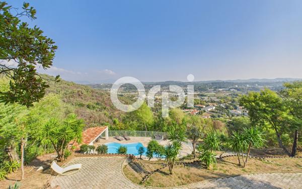 Maison à vendre    5 pièces • 153 m2 Mandelieu-la-Napoule