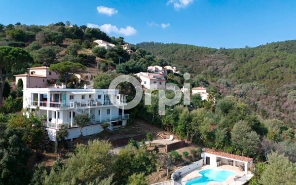 Maison à vendre    5 pièces • 153 m2 Mandelieu-la-Napoule