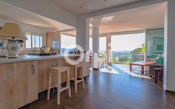 Maison à vendre    5 pièces • 153 m2 Mandelieu-la-Napoule