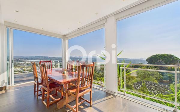 Maison à vendre    5 pièces • 153 m2 Mandelieu-la-Napoule