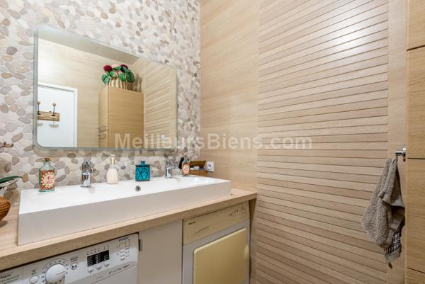 Au coeur de SEVRES, appartement familial 3 chambres avec balcons et vue, lumineux et en très bon état.