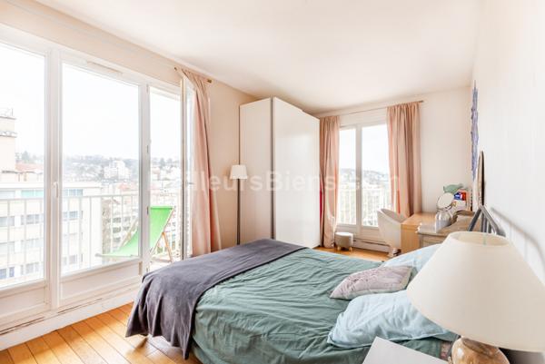 Au coeur de SEVRES, appartement familial 3 chambres avec balcons et vue, lumineux et en très bon état.