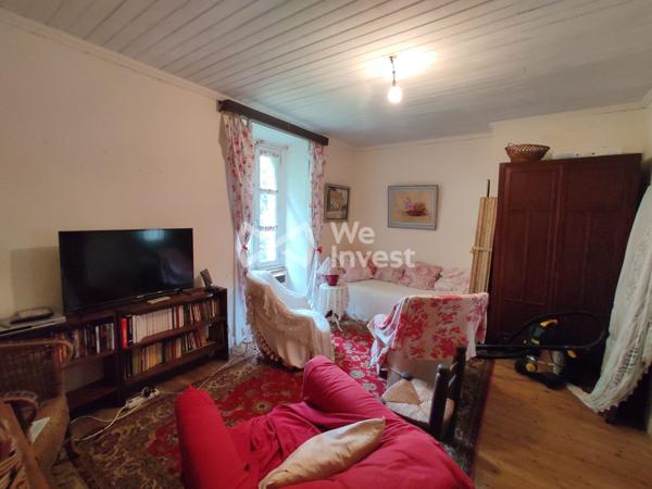maison en pierres à la campagne
