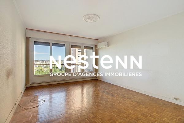 Appartement T3 avec 2 Chambres Traversant Lumineux avec ascenseur Cave et Parking - 69500 BRON