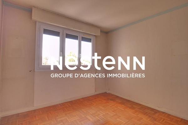 Appartement T3 avec 2 Chambres Traversant Lumineux avec ascenseur Cave et Parking - 69500 BRON