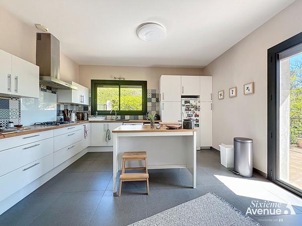 Maison 10 pièces 179 m2