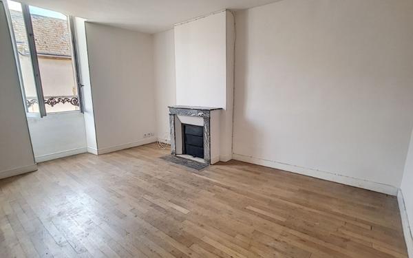 Appartement à louer    3 pièces •  Toury