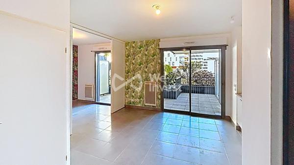 T2 32 m² + grande terrasse 13.8 m² + parking -Lironde/port marianne