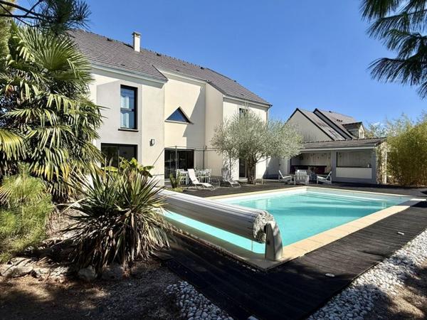 Vente / Maison T6+ à Saint-Julien-les-Villas (10800)