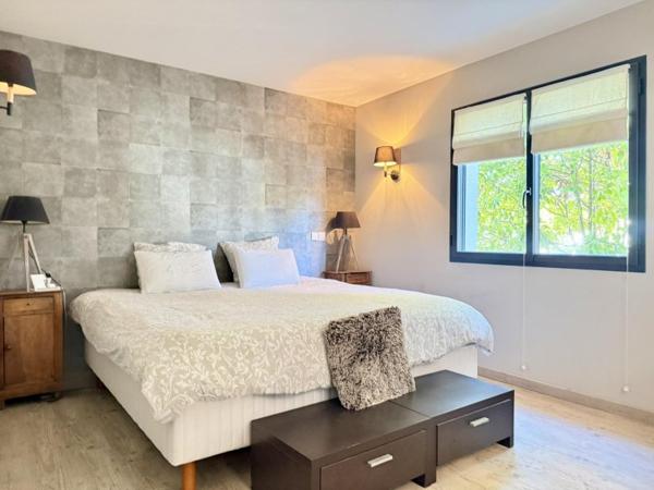 Vente / Maison T6+ à Saint-Julien-les-Villas (10800)