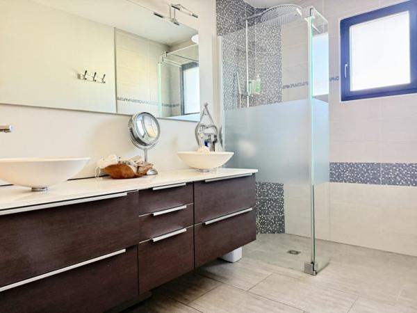 Vente / Maison T6+ à Saint-Julien-les-Villas (10800)