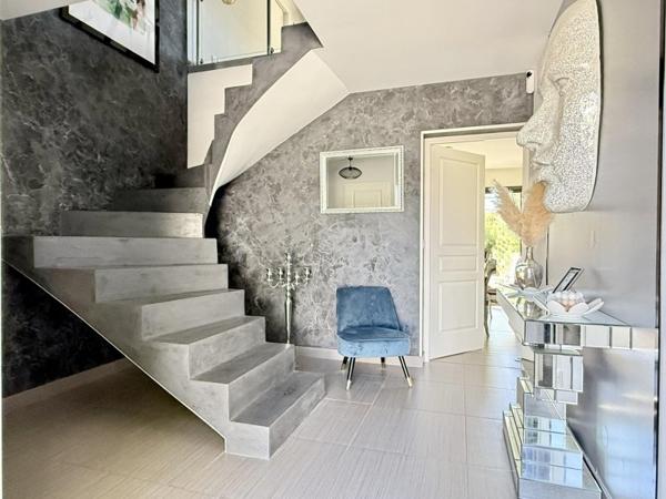 Vente / Maison T6+ à Saint-Julien-les-Villas (10800)
