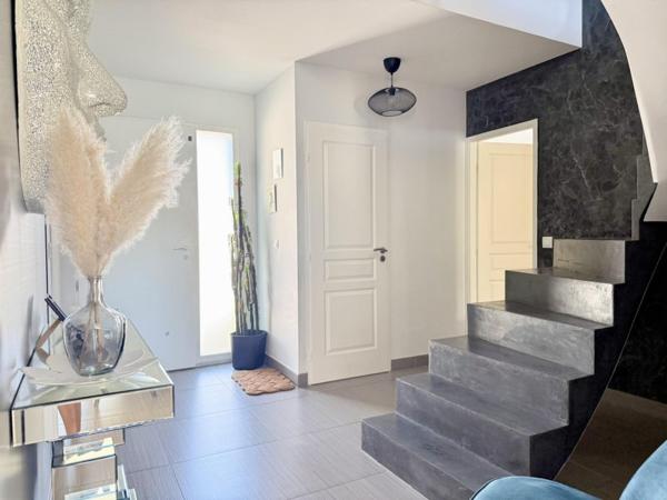 Vente / Maison T6+ à Saint-Julien-les-Villas (10800)