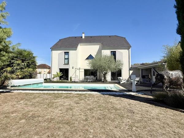 Vente / Maison T6+ à Saint-Julien-les-Villas (10800)