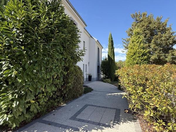 Vente / Maison T6+ à Saint-Julien-les-Villas (10800)