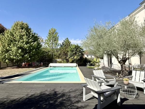 Vente / Maison T6+ à Saint-Julien-les-Villas (10800)