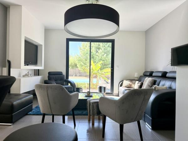 Vente / Maison T6+ à Saint-Julien-les-Villas (10800)