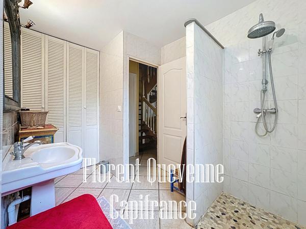 Maison + local commercial à vendre 298m²