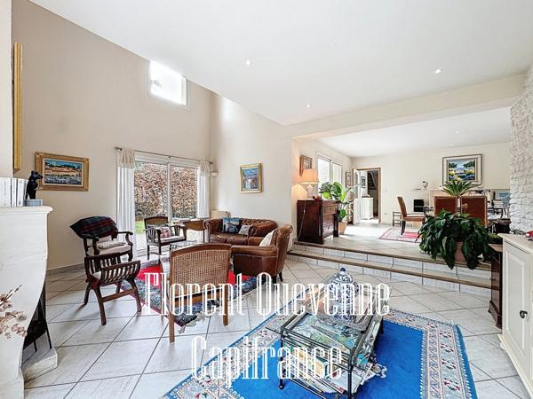 Maison + local commercial à vendre 298m²